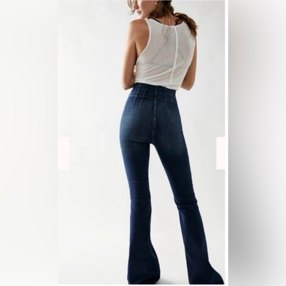 We The Free Jayde Flare Jeans in Night Sky Size 29